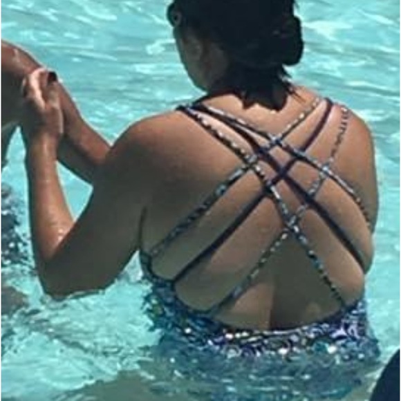 Low Back Crisscross Swimsuit - Picture 13 of 13